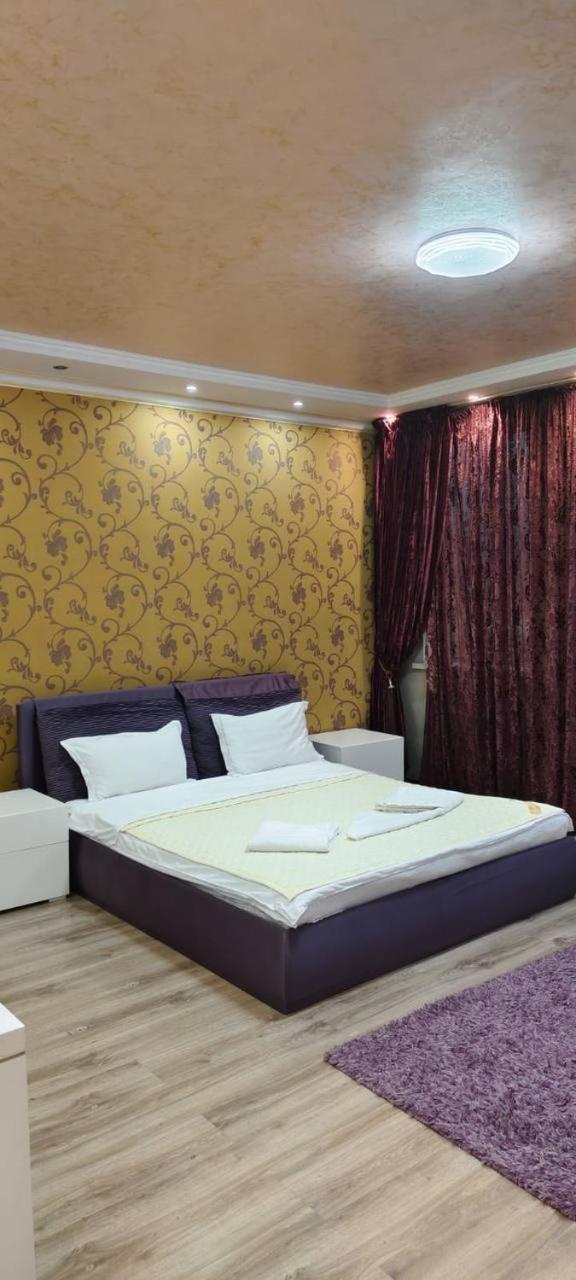Nurly Tau 2Room Apartments 阿拉木图 外观 照片
