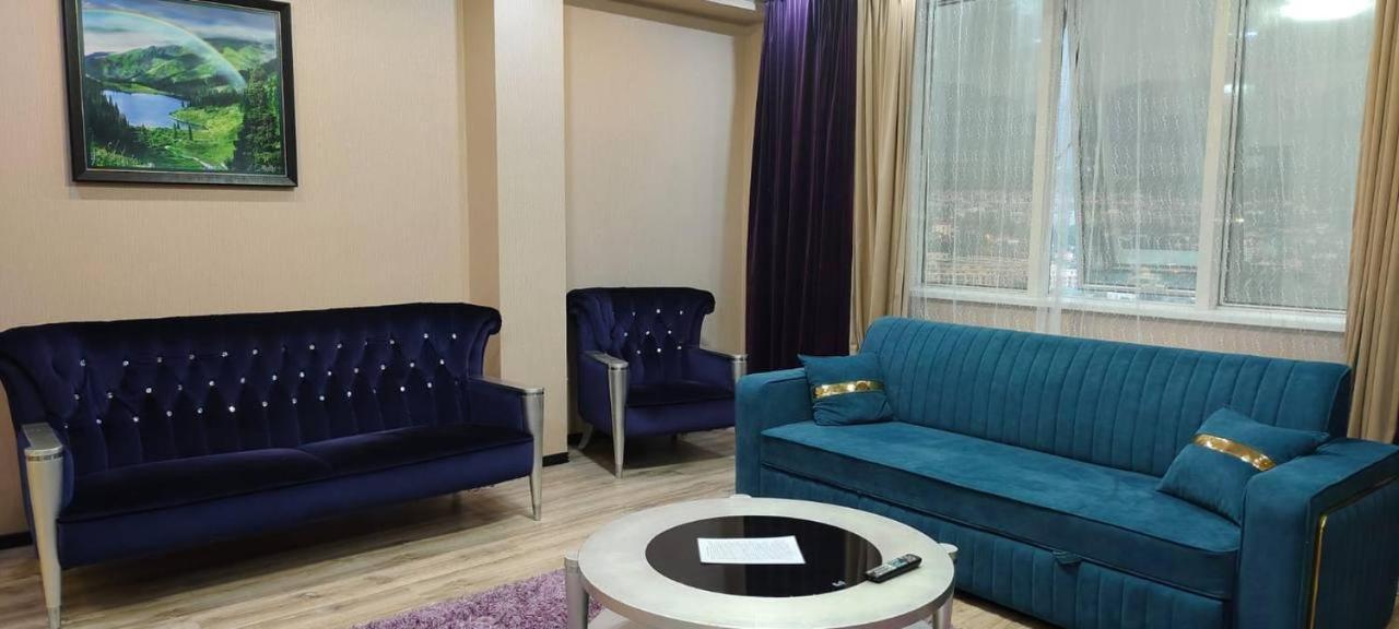 Nurly Tau 2Room Apartments 阿拉木图 外观 照片