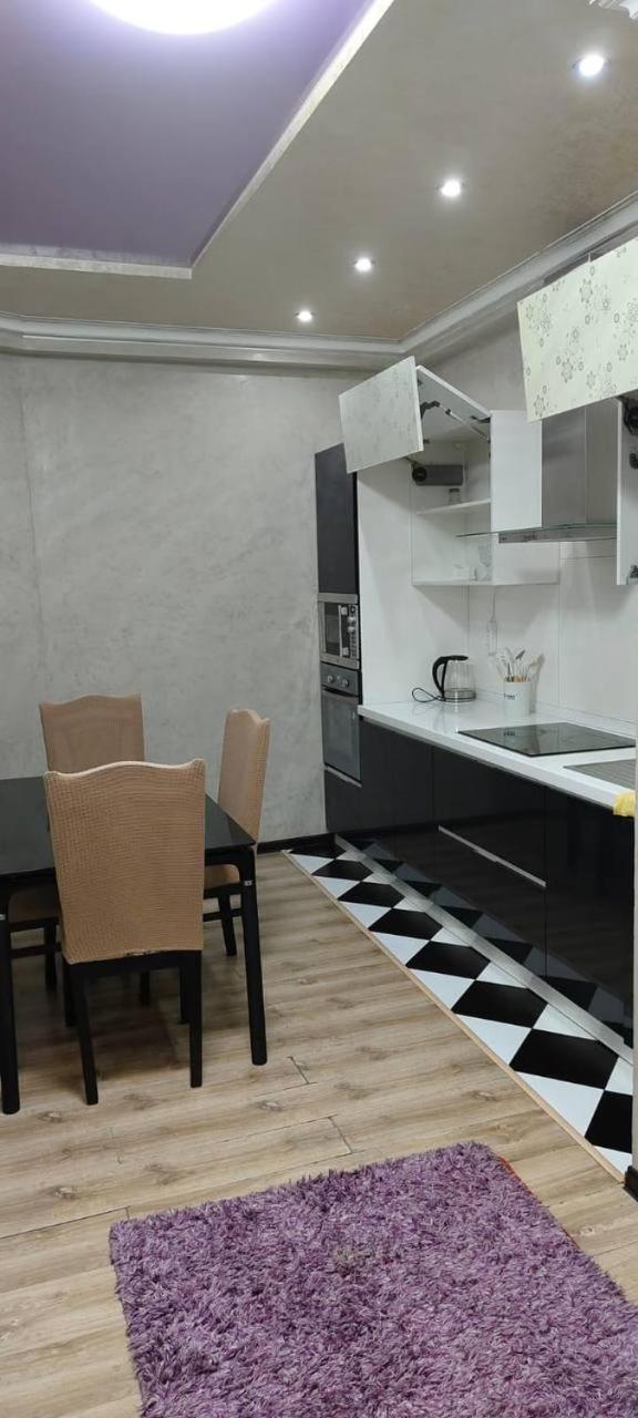 Nurly Tau 2Room Apartments 阿拉木图 外观 照片