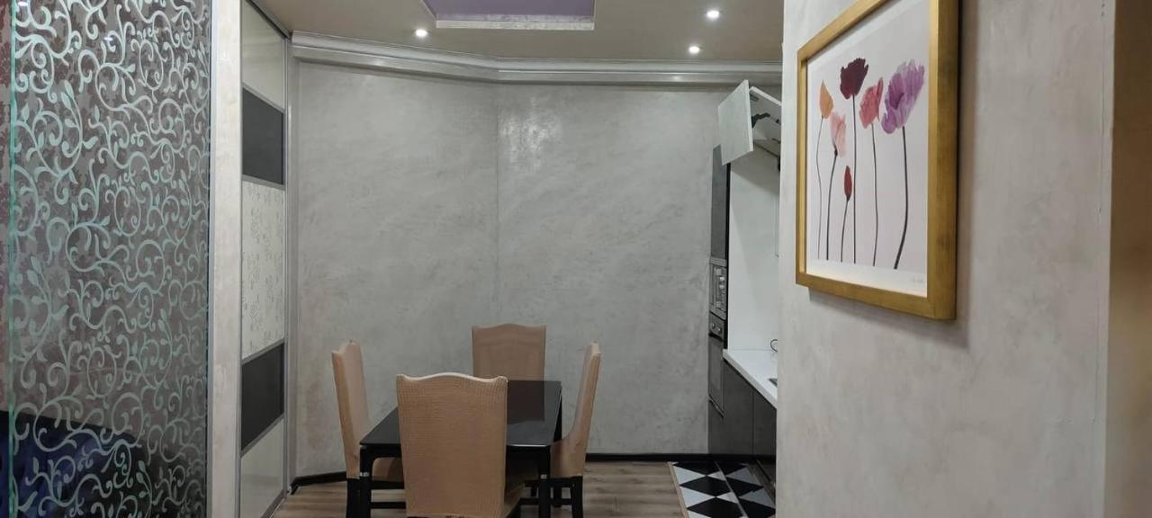 Nurly Tau 2Room Apartments 阿拉木图 外观 照片