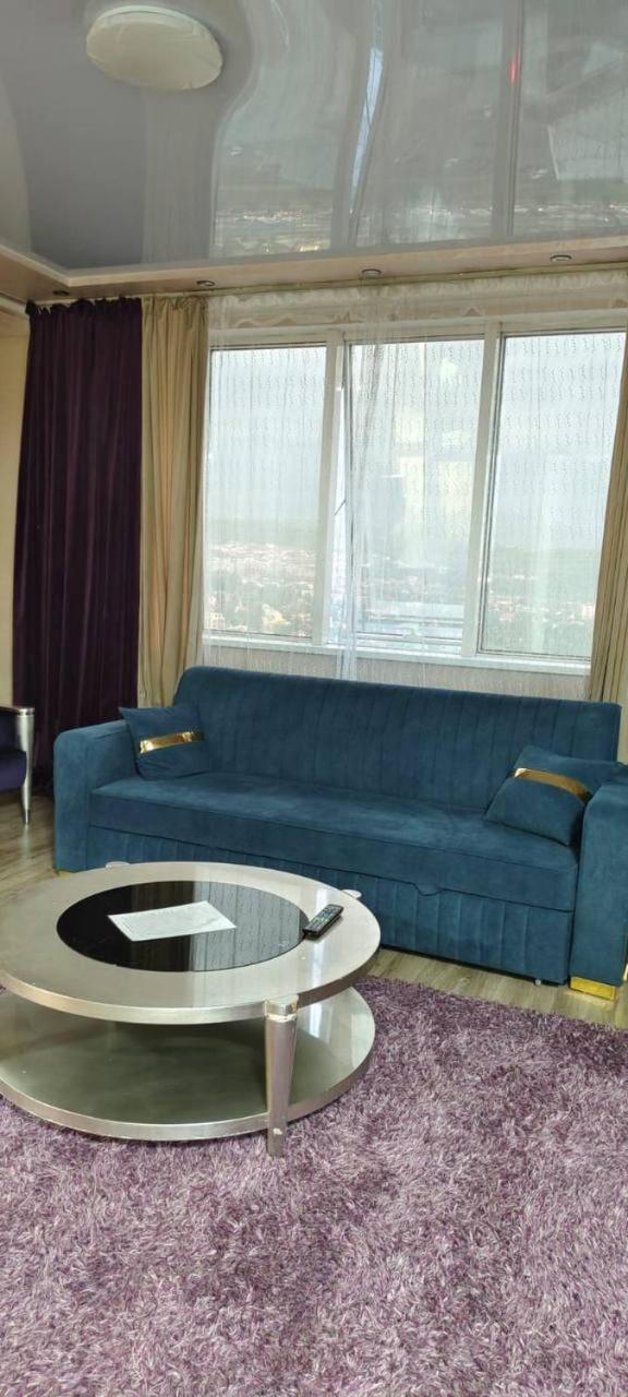 Nurly Tau 2Room Apartments 阿拉木图 外观 照片