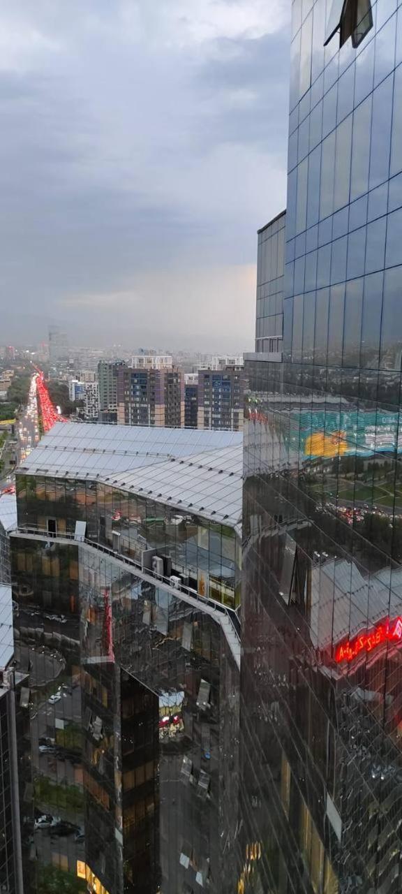 Nurly Tau 2Room Apartments 阿拉木图 外观 照片