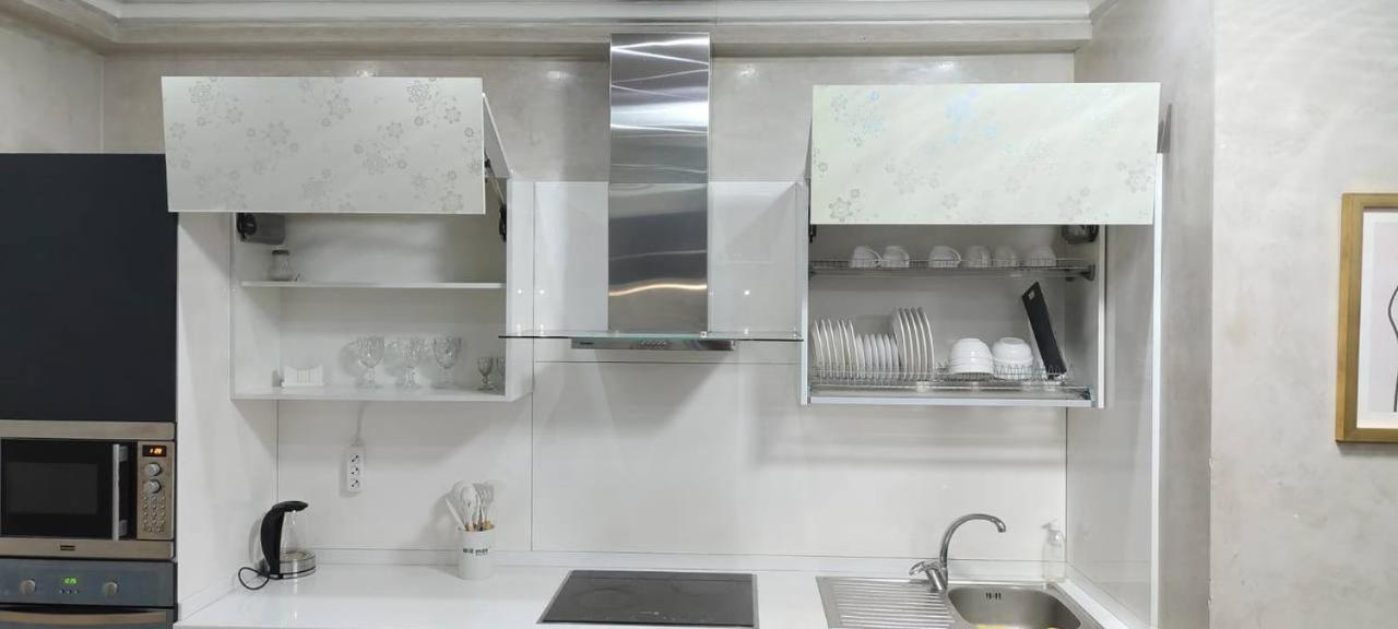 Nurly Tau 2Room Apartments 阿拉木图 外观 照片
