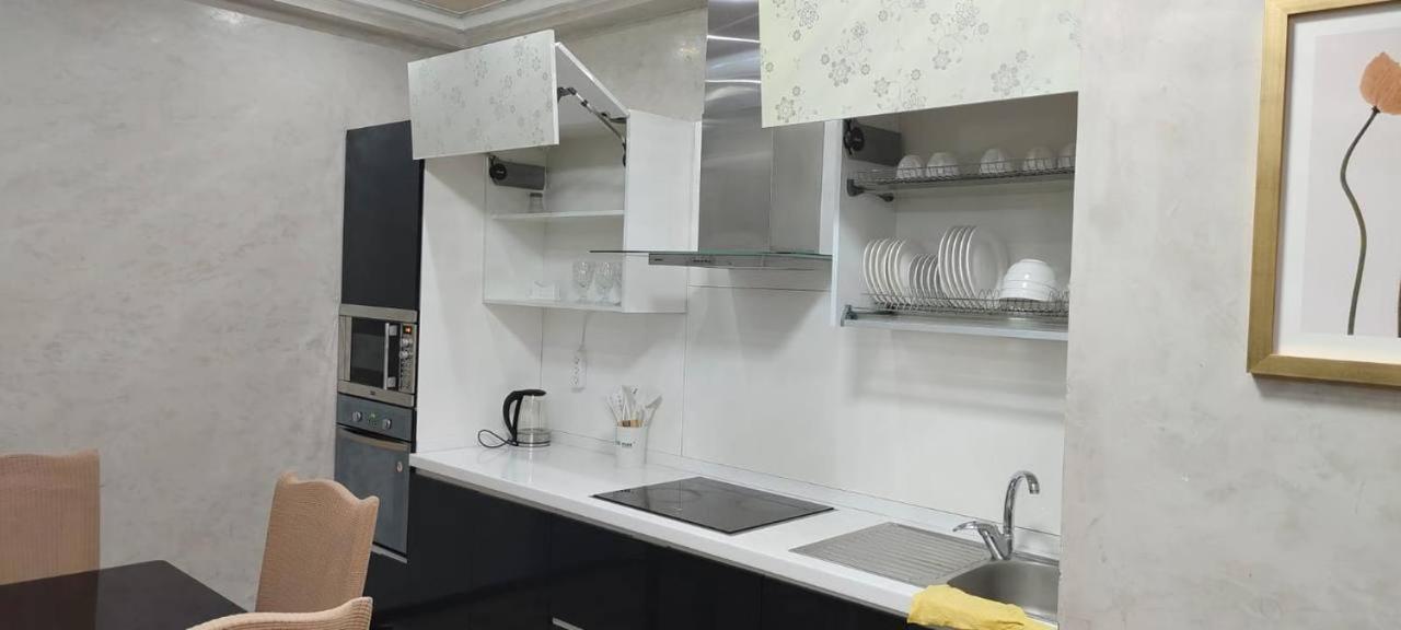 Nurly Tau 2Room Apartments 阿拉木图 外观 照片